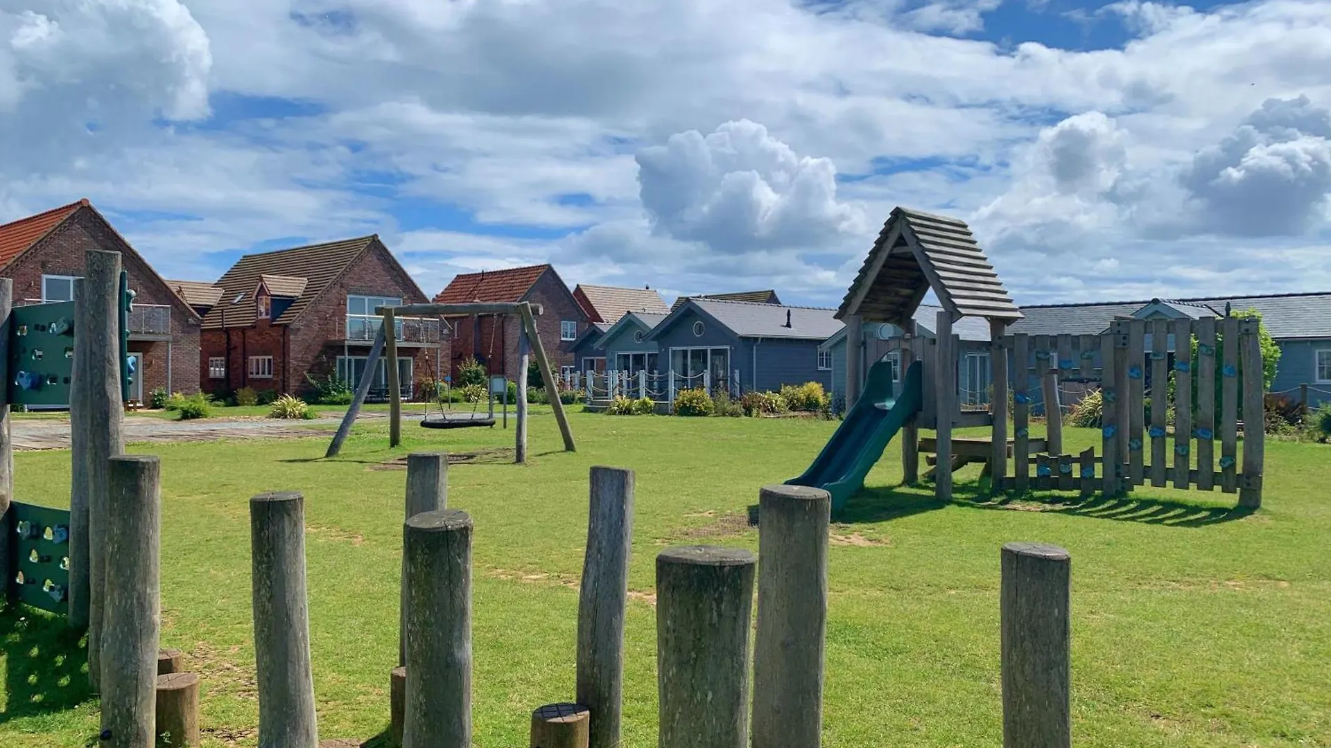 Alana Bay - A Meadow Lodge Sleeping 4-5 Filey